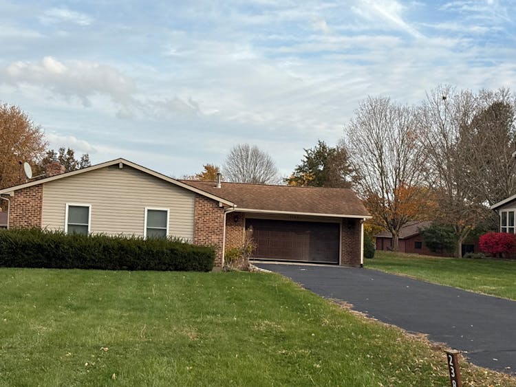 2385 W Choctaw Drive London, OH 43140, Madison County