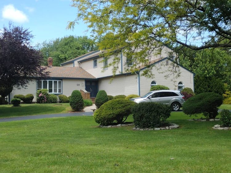 50 Countryside Drive Cranston, RI 02921, Providence County