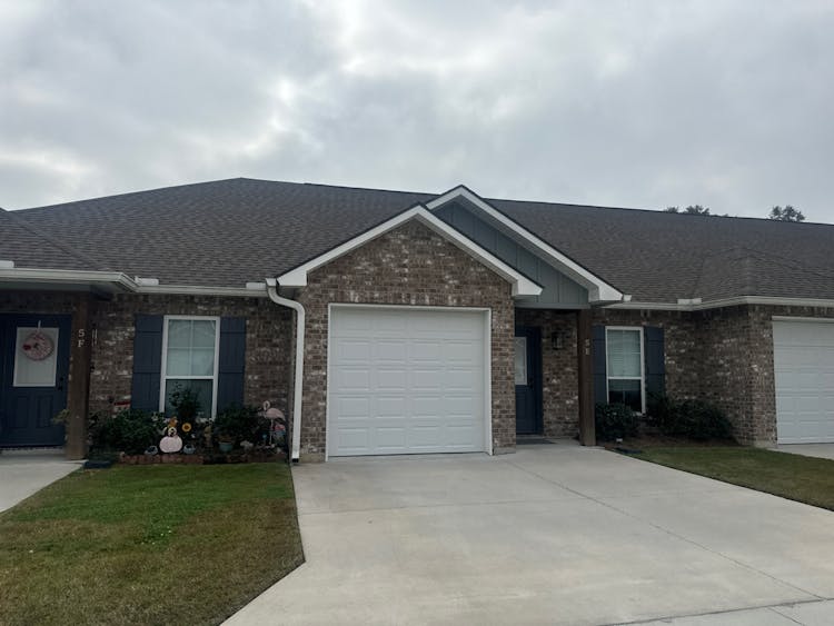 8065 Lockhart Rd Denham Springs, LA 70726, Livingston County