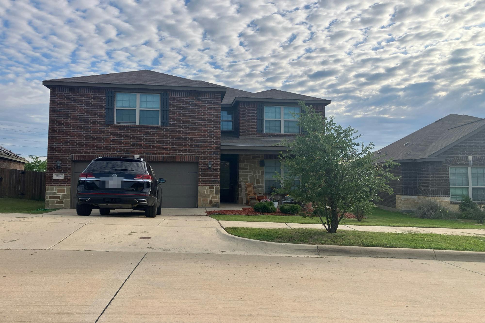 809 JUNEBERRY Dr