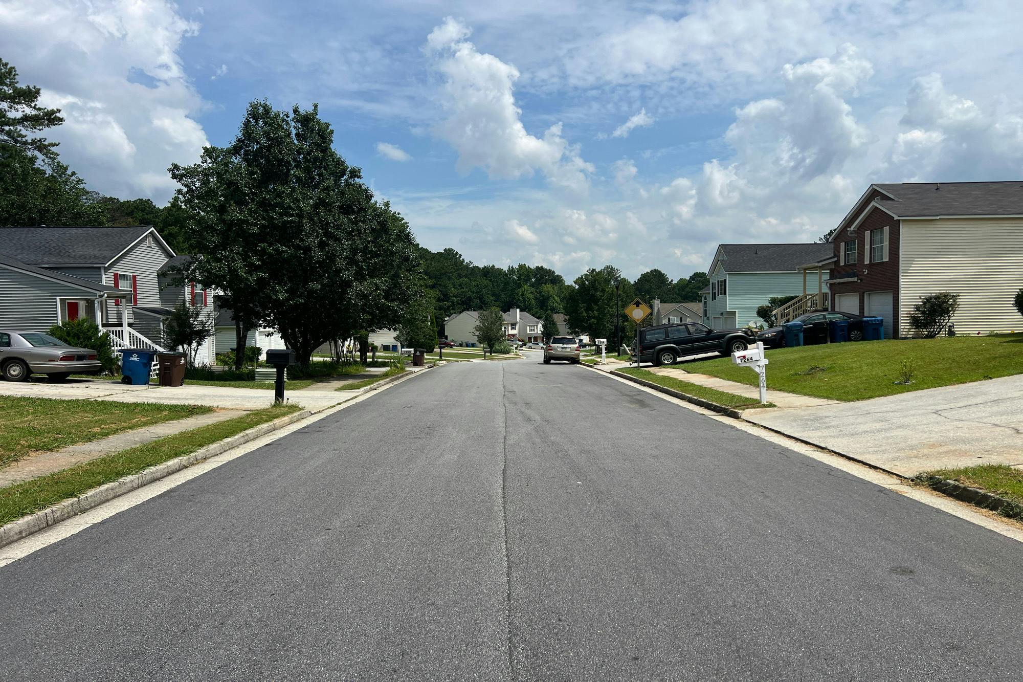 Williamsburg Dr, Riverdale, GA 30274