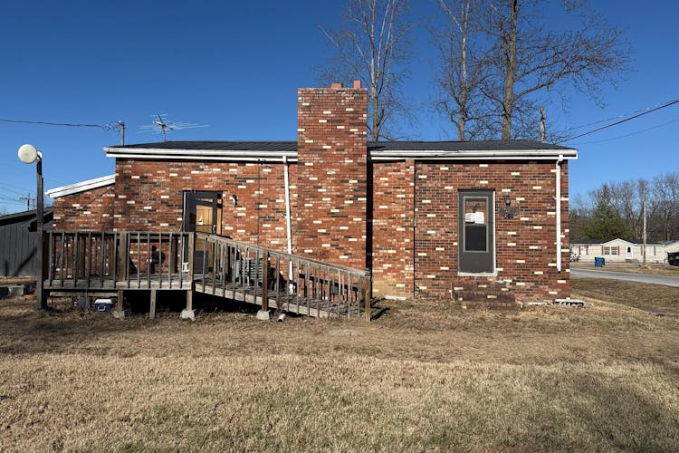 211 North Seba Street Hurst, IL 62949, Williamson County