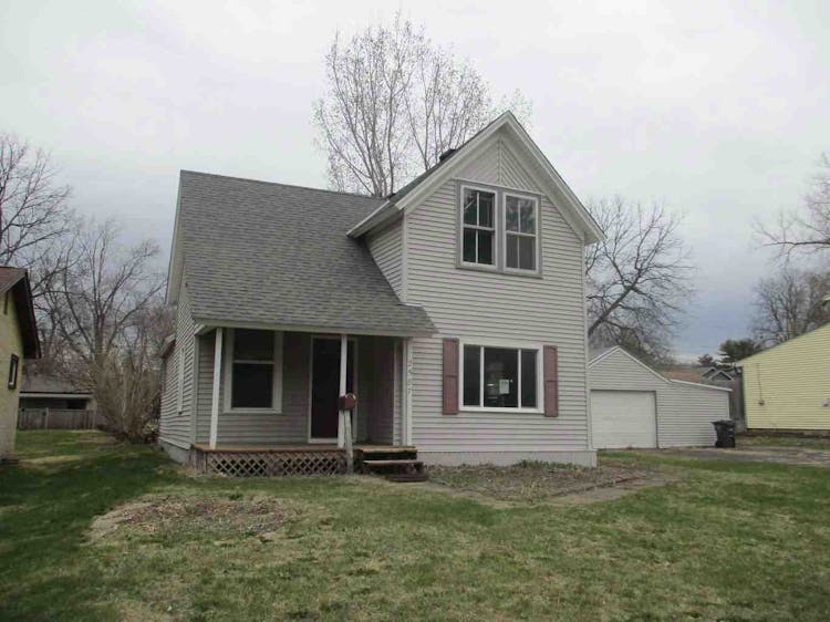 2587 2nd Ave E North Saint Paul, MN 55109, Ramsey County