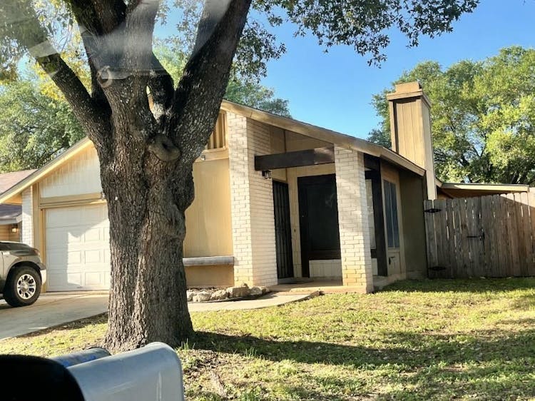 9639 South Bend San Antonio, TX 78250, Bexar County