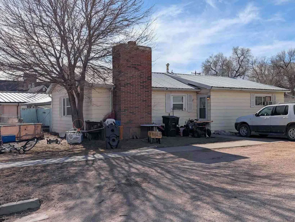 300 3rd Ave Edgemont, SD 57735, Fall River County