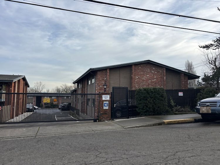 13550 37th Ave S, Unit 19 Tukwila, WA 98168, King County