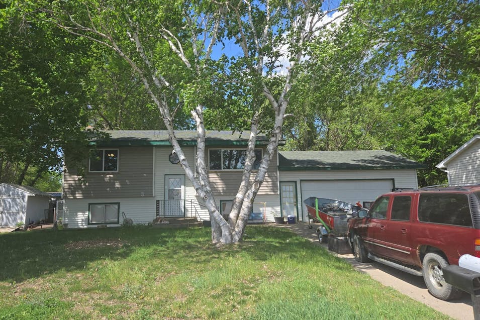 610 4th St W Maple Lake, MN 55358, Wright County