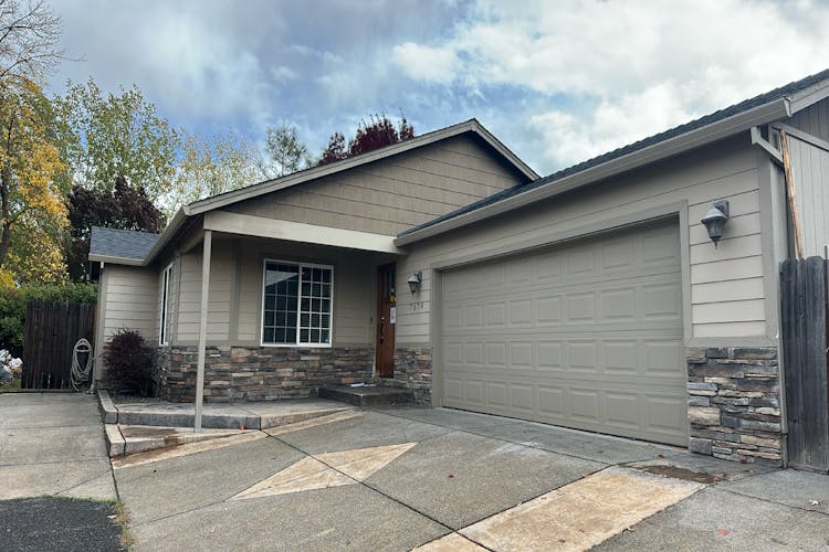 7579 28th Street White City, OR 97503, Jackson County