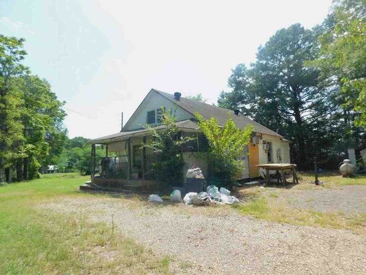 42 Spring Lake Rd New Blaine, AR 72851, Logan County