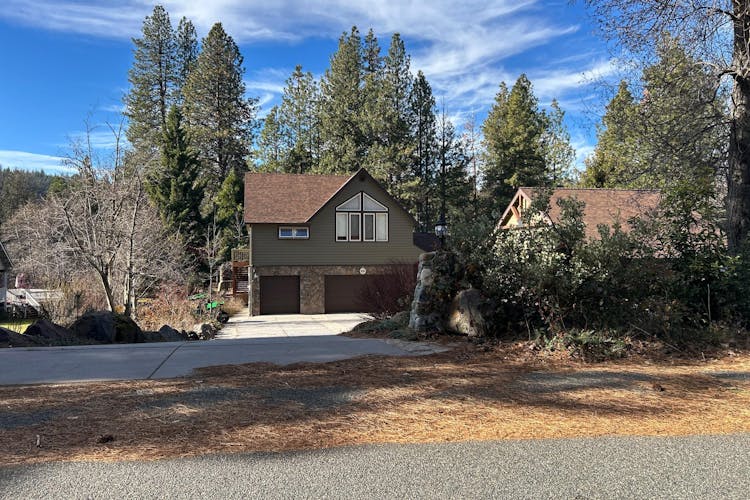 820 Michele Dr Mount Shasta, CA 96067, Siskiyou County