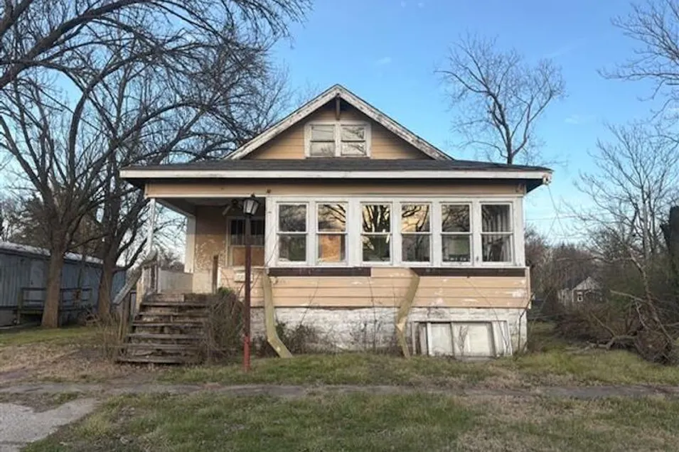 1307 Hester Ave Centralia, IL 62801, Marion County