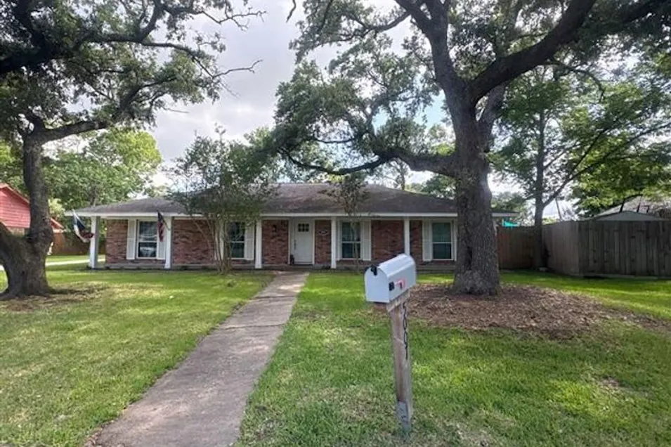 5007 Meadow Lark Ln Dickinson, TX 77539, Galveston County