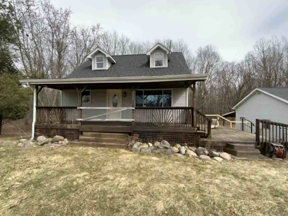 5848 Fostoria Rd Columbiaville, MI 48421, Lapeer County