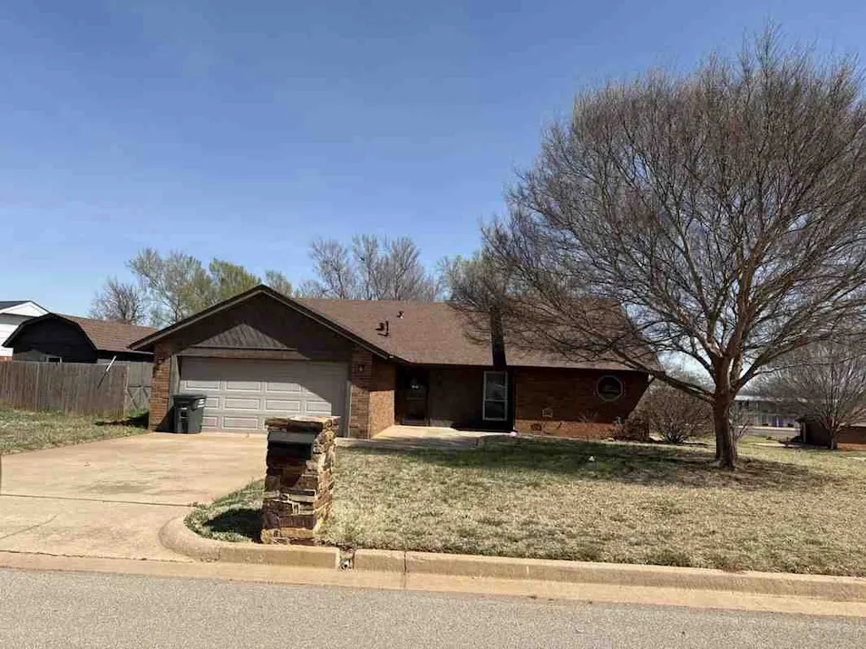 9 Easy Street Clinton, OK 73601, Custer County