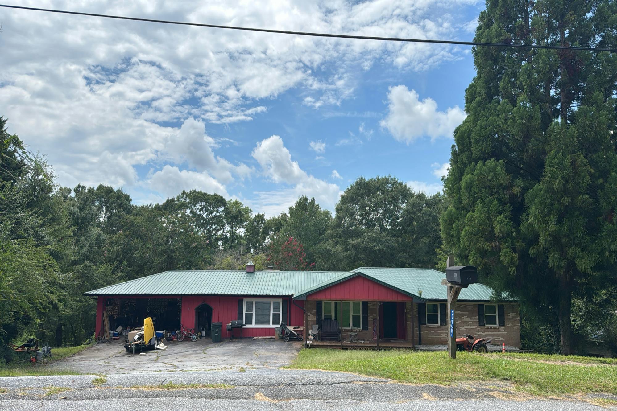 Holloway St, Walhalla, SC 29691