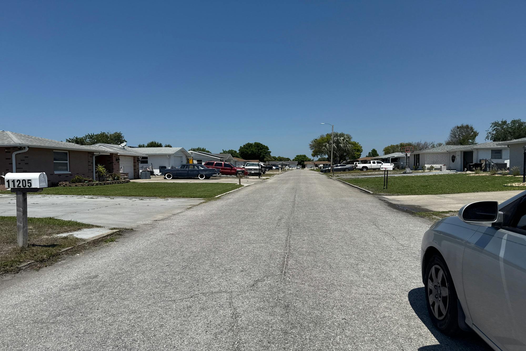 White Oak Ln, Port Richey, FL 34668