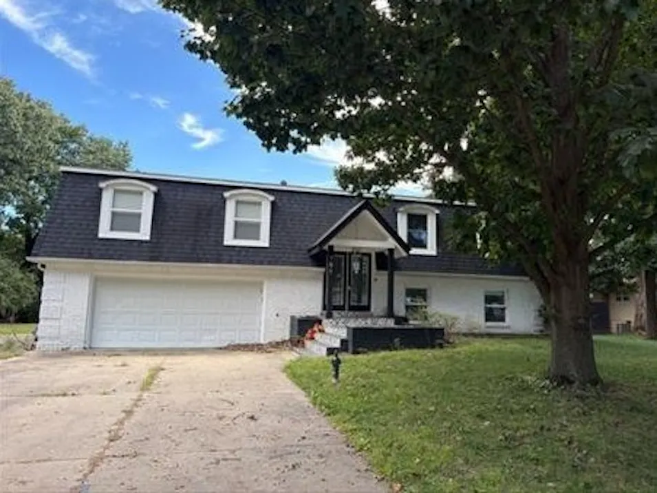791 Apache Dr Forsyth, IL 62535, Macon County