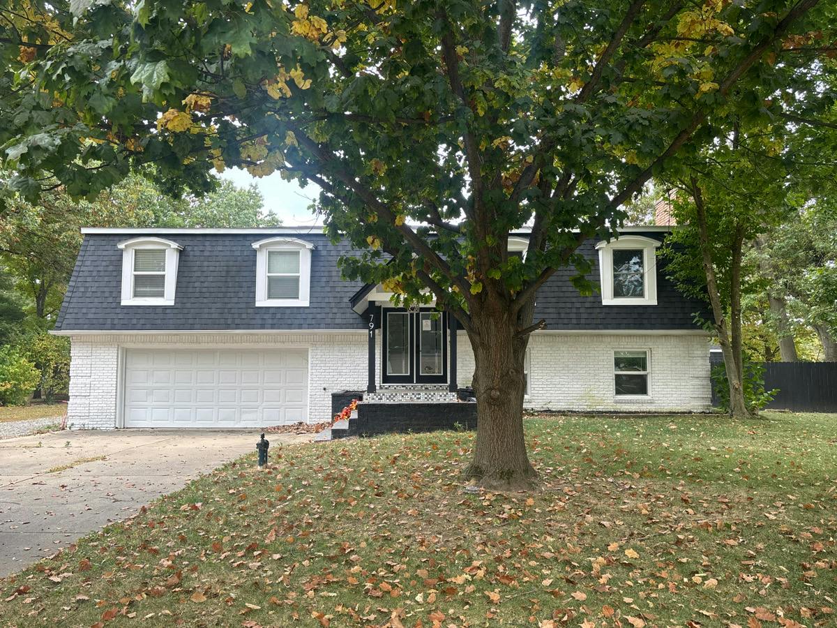 Apache Dr, Forsyth, IL 62535