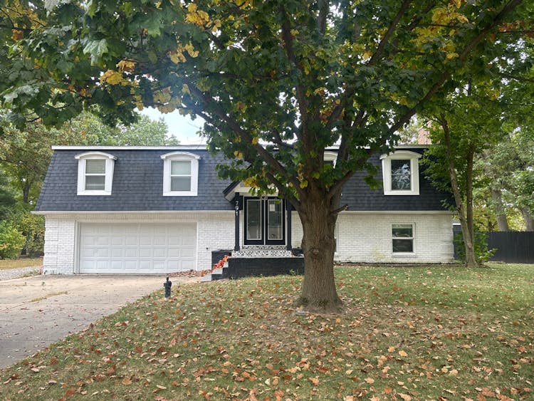 791 Apache Drive Forsyth, IL 62535, Macon County