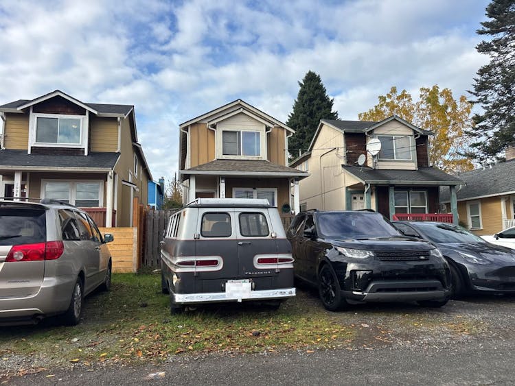 10041 17th Ave SW Seattle, WA 98146, King County