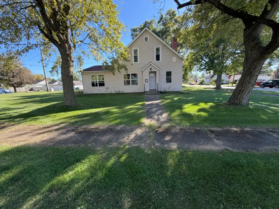 156 W Saint Louis St Knox, IN 46534, Starke County