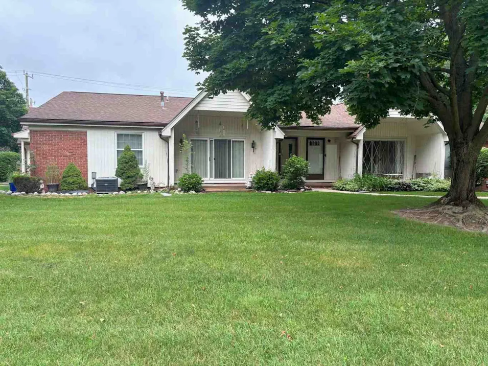 45511 Ledgewood Dr Macomb, MI 48044, Macomb County