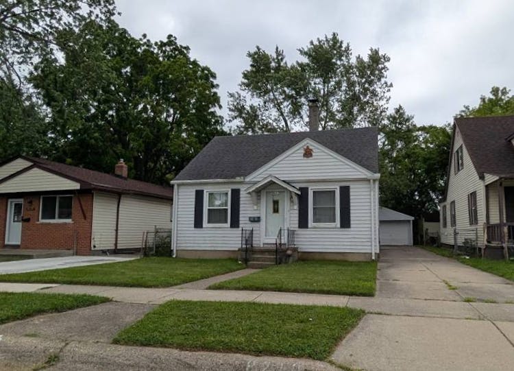 8210 Lozier Ave Warren, MI 48089, Macomb County