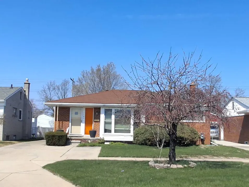 17841 E Mile Rd Fraser, MI 48026, Macomb County