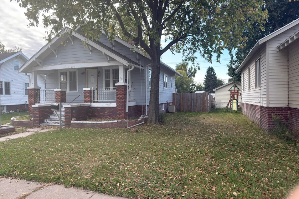 609 E 8th St Cozad, NE 69130, Dawson County