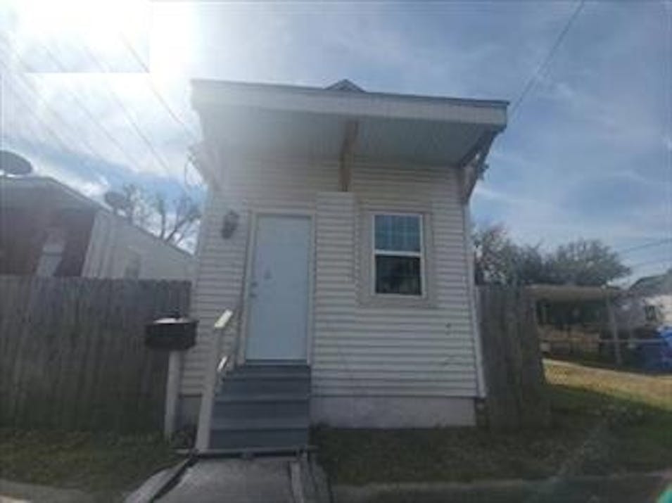 2122 2nd St New Orleans, LA 70113, Orleans County