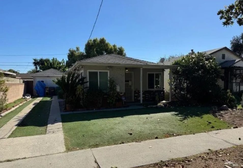 1050 E 72nd St Long Beach, CA 90805, Los Angeles County