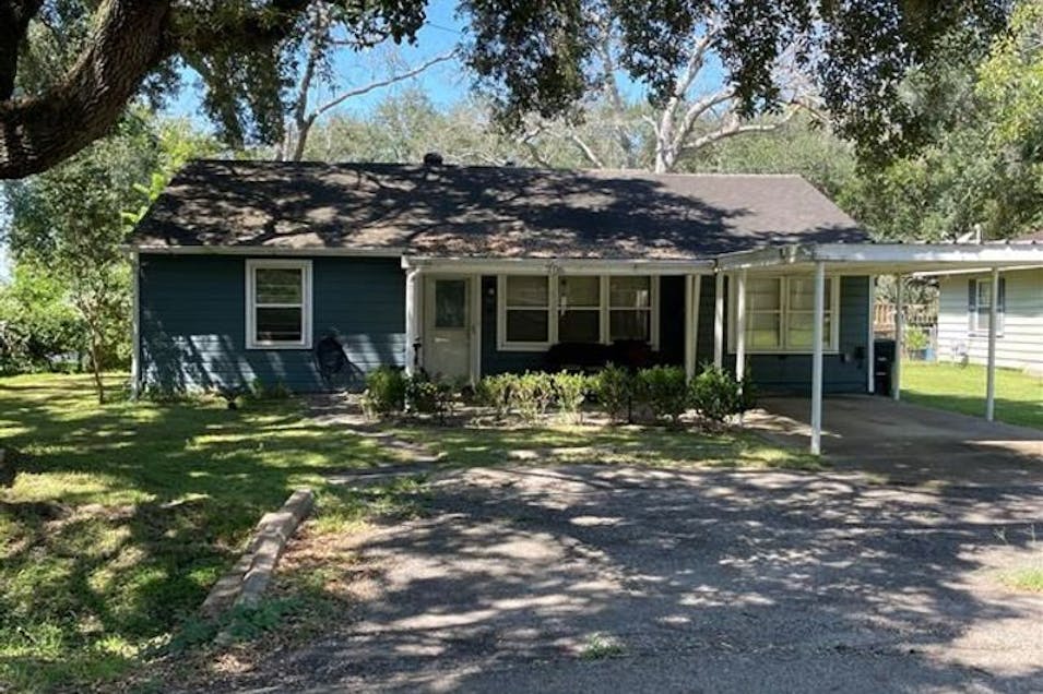 206 McLemore Dr Alvin, TX 77511, Brazoria County