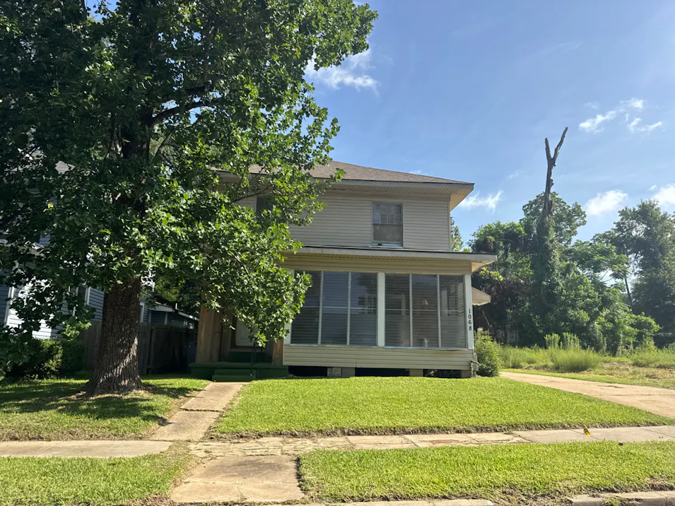 1068 College St Shreveport, LA 71104, Caddo County