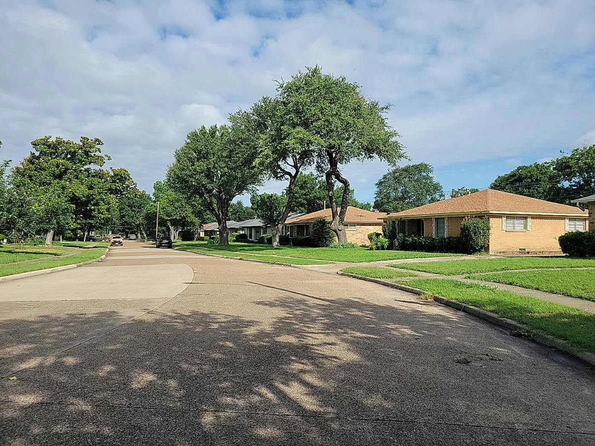 Enchanted Ln, Dallas, TX 75227