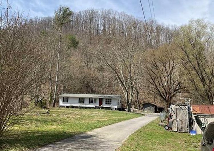 2053 Alto St Big Stone Gap, VA 24219, Lee County