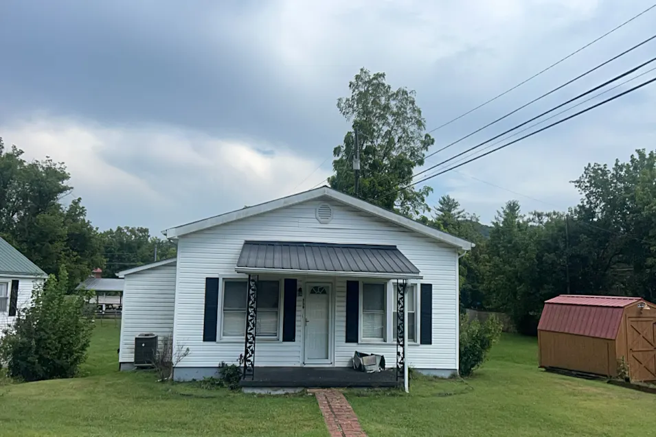 559 Old Fincastle Rd Lebanon, VA 24266, Russell County