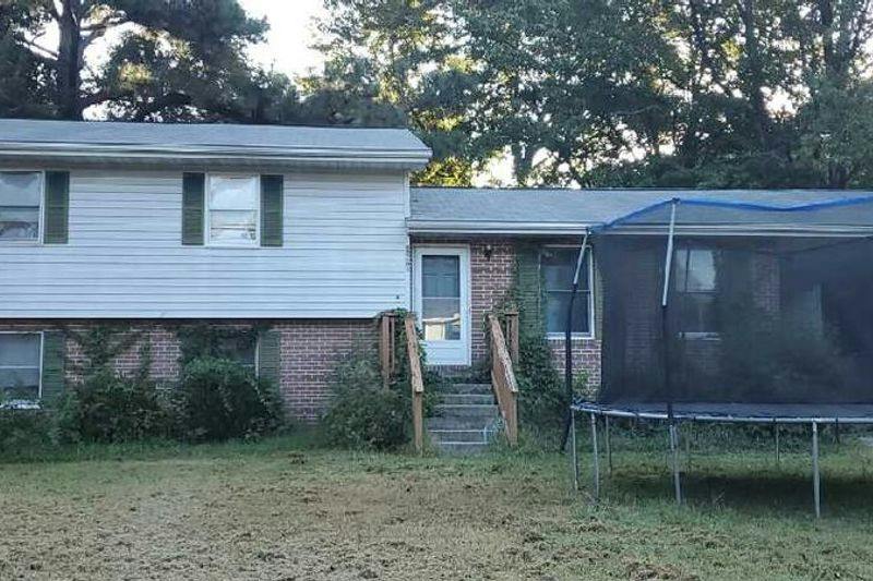 Lilac Way, Great Mills, MD 20634