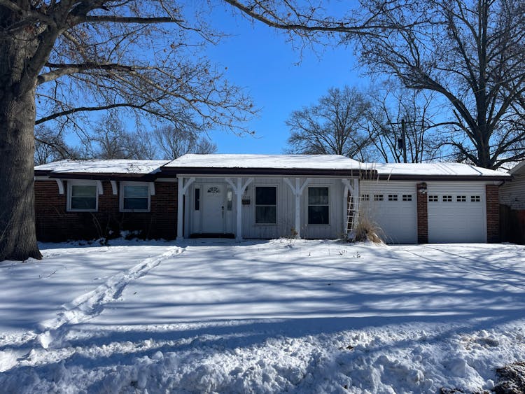 2520 Palm Dr Florissant, MO 63031, St. Louis County