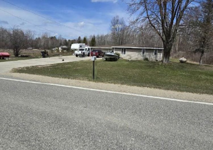2604 W Knox Rd Beaverton, MI 48612, Gladwin County