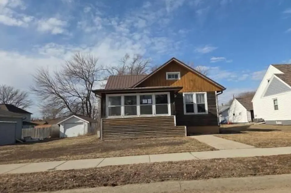 507 N Dakota Street Canton, SD 57013, Lincoln County