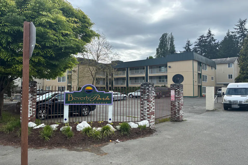 101 SW 119th St 308 Burien, WA 98146, King County