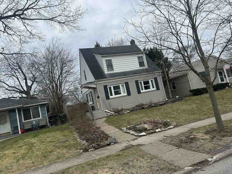 2217 Parkview Pl South Bend, IN 46616, St Joseph County