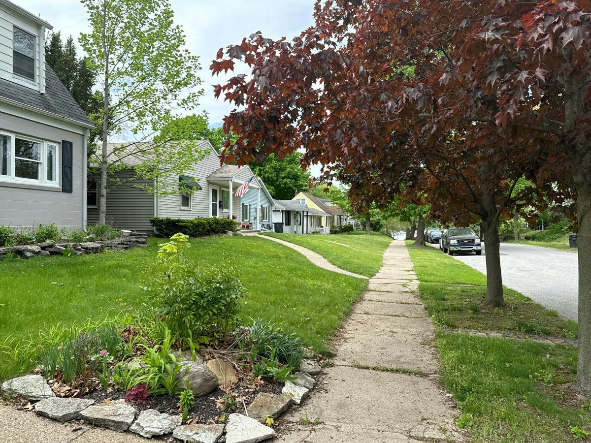 Parkview Pl, South Bend, IN 46616