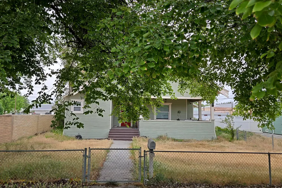 154 C St Lemoore, CA 93245, Kings County