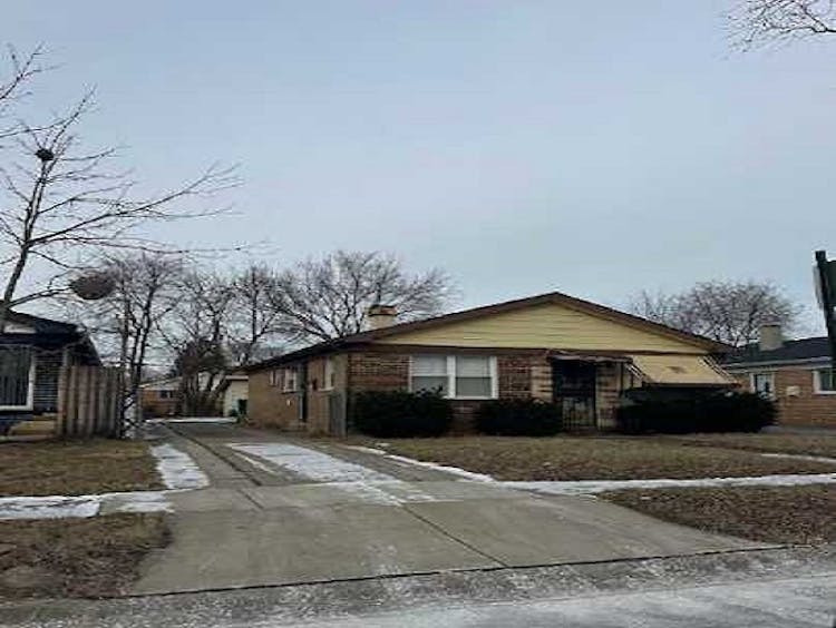 734 E 155th Pl Phoenix, IL 60426, Cook County