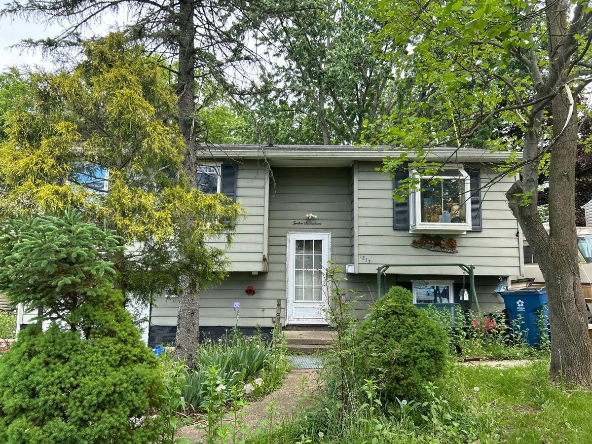 Diamond St, Ravenna, OH 44266
