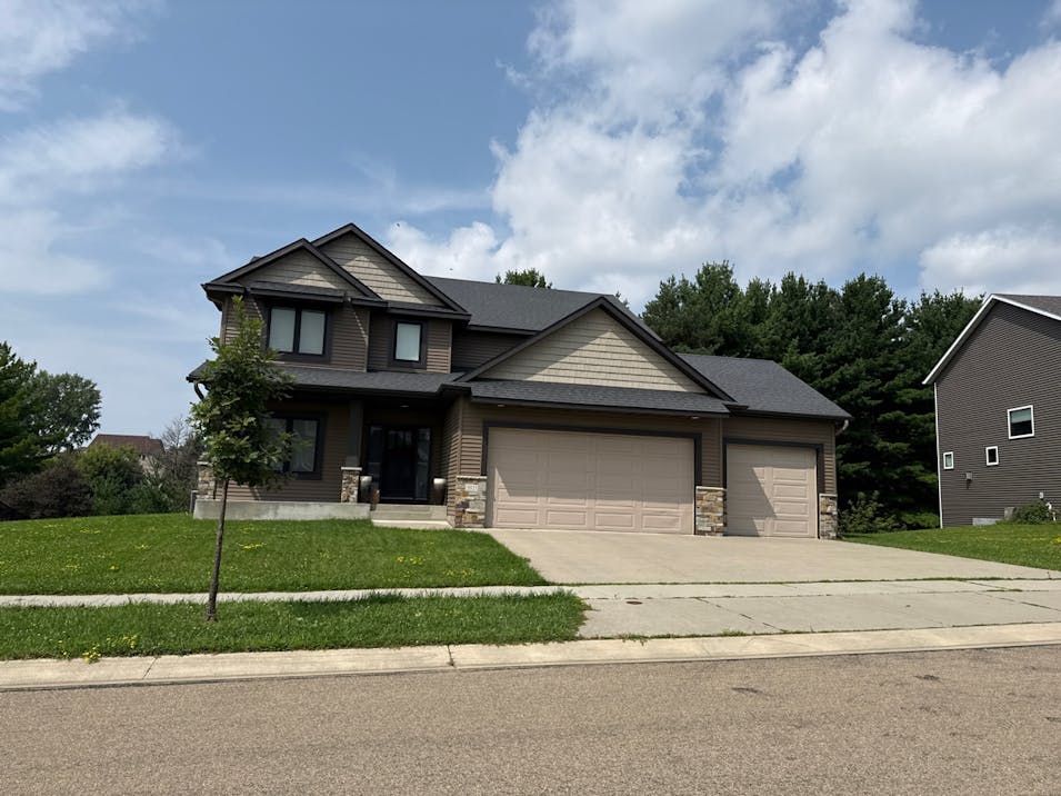 2021 Kerry Drive Northeast Rochester, MN 55906, Olmsted County