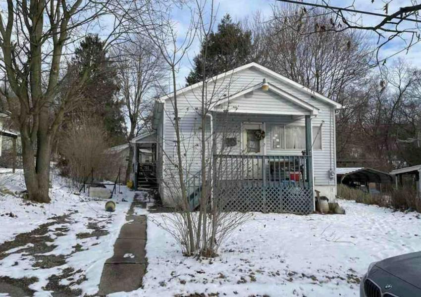 Maiden Ln, New Kensington, PA 15068
