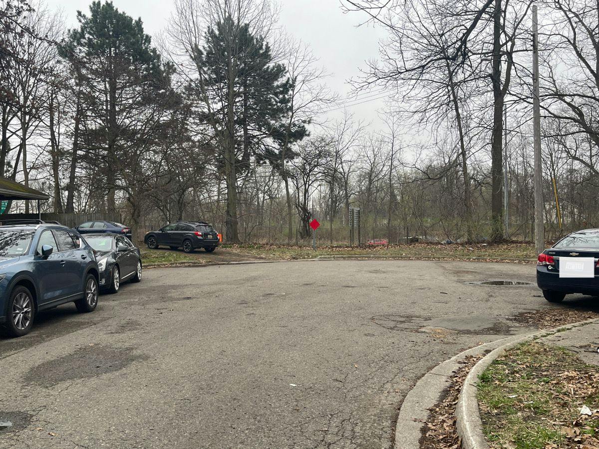 Leslie St, Lansing, MI 48912