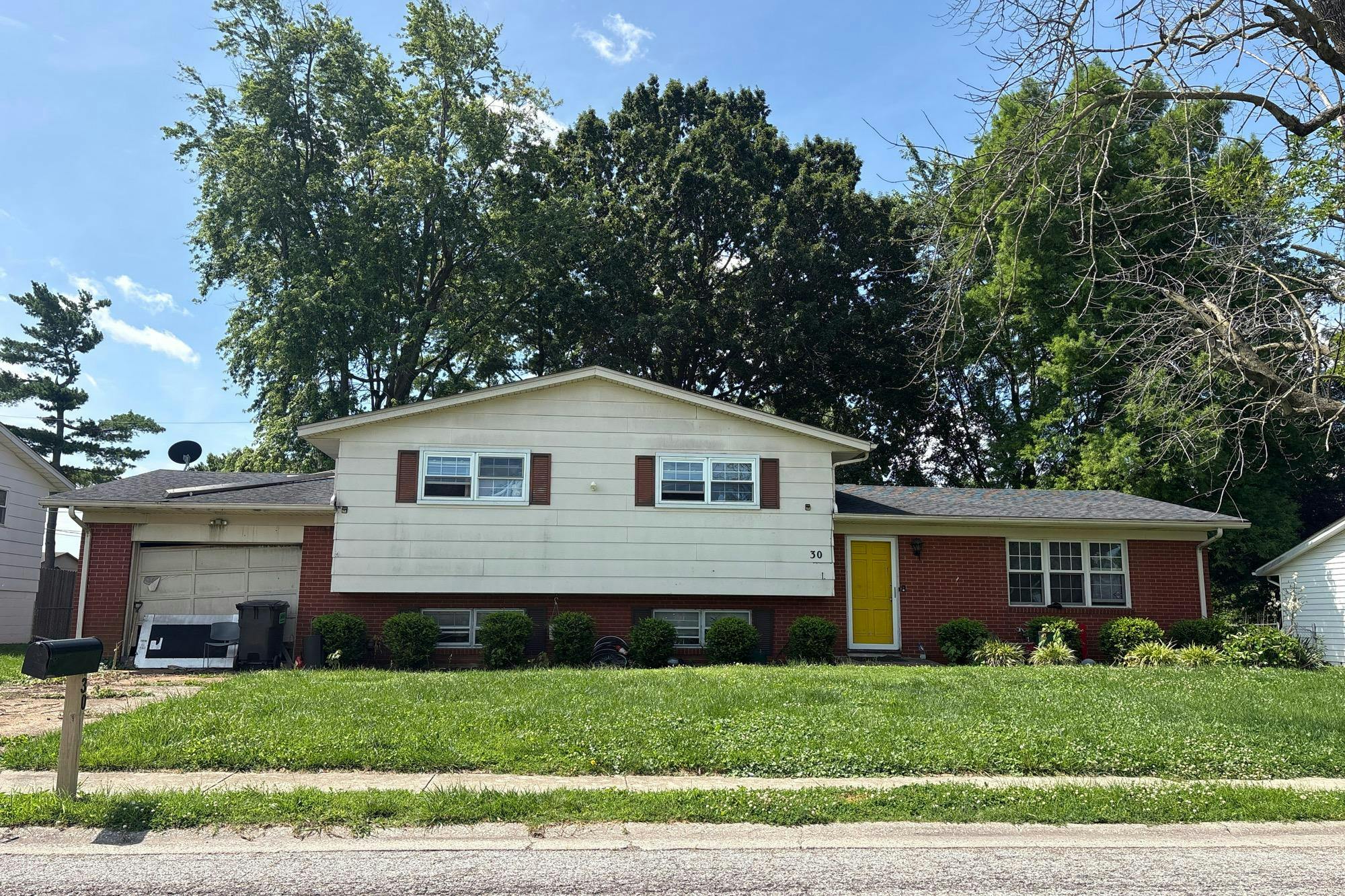 Chateau Dr, Fairview Heights, IL 62208